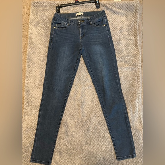 Altar’d State Midnight Blue Skinny Jeans (Juniors 7) 👖💙 - Picture 1 of 3